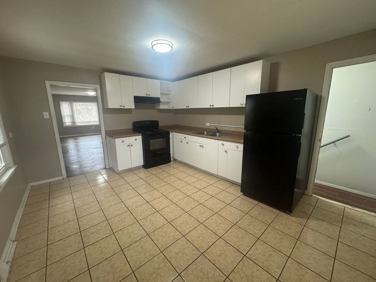 101 Scott Ave - Photo 5 of 17