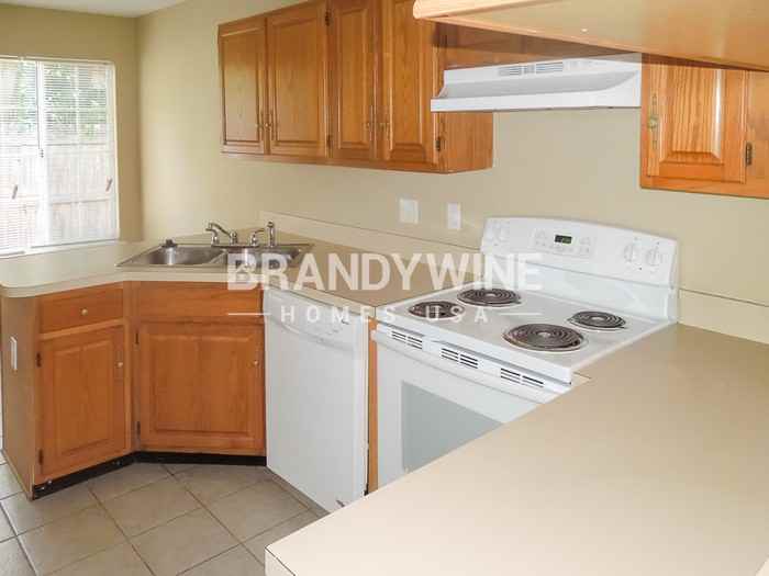 8145 Mactavish Way W - Photo 5 of 16