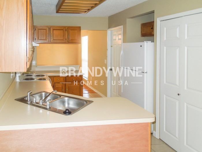 8145 Mactavish Way W - Photo 6 of 16