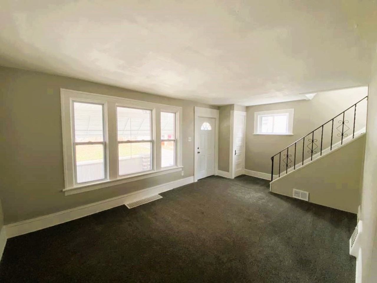 1289 Girard St - Photo 3 of 17