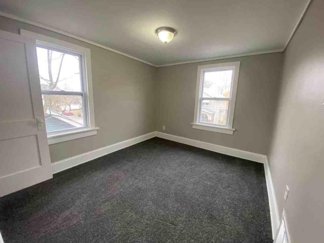 1289 Girard St - Photo 7 of 17