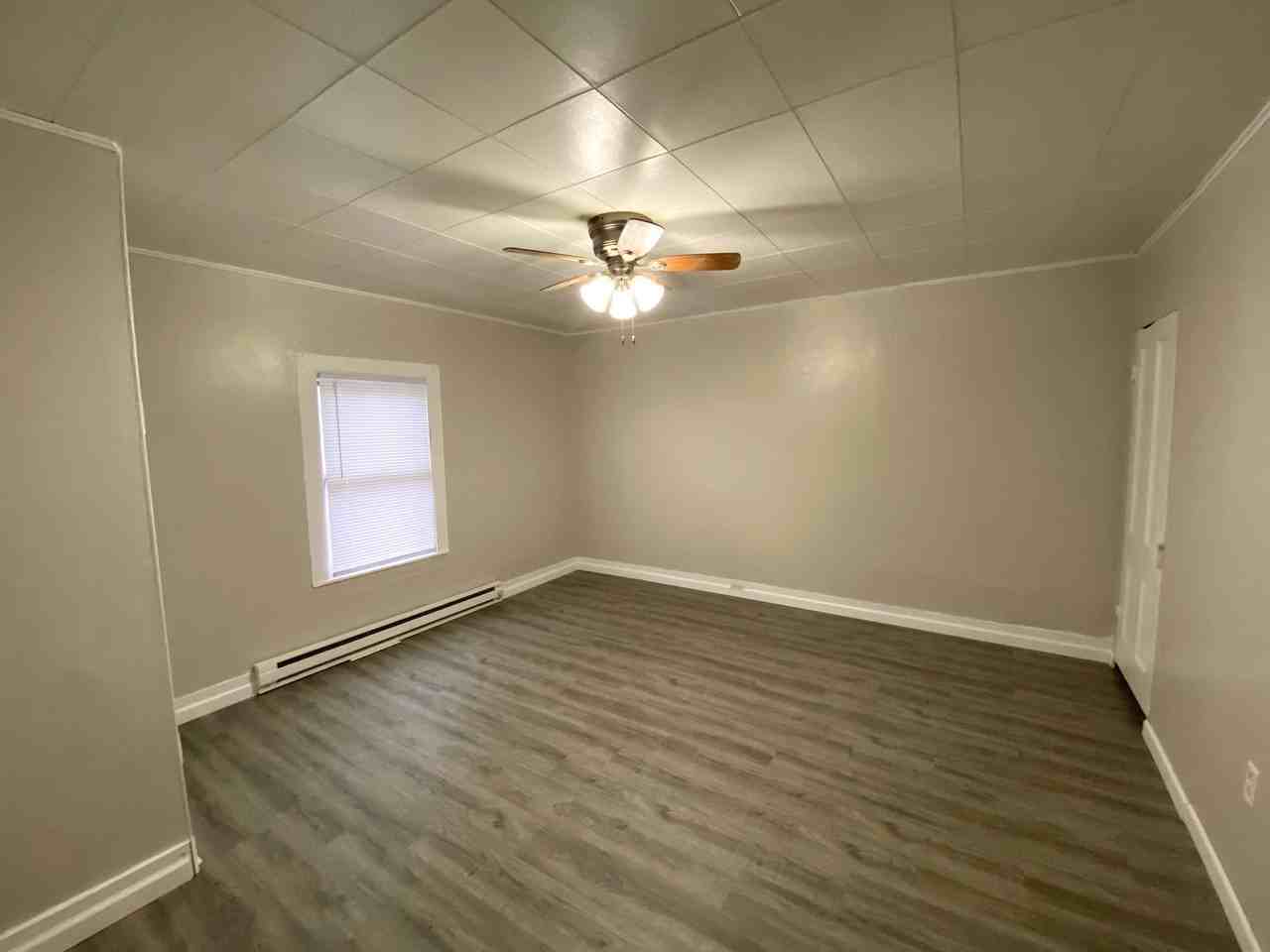 321 Caroline St - Photo 2 of 6