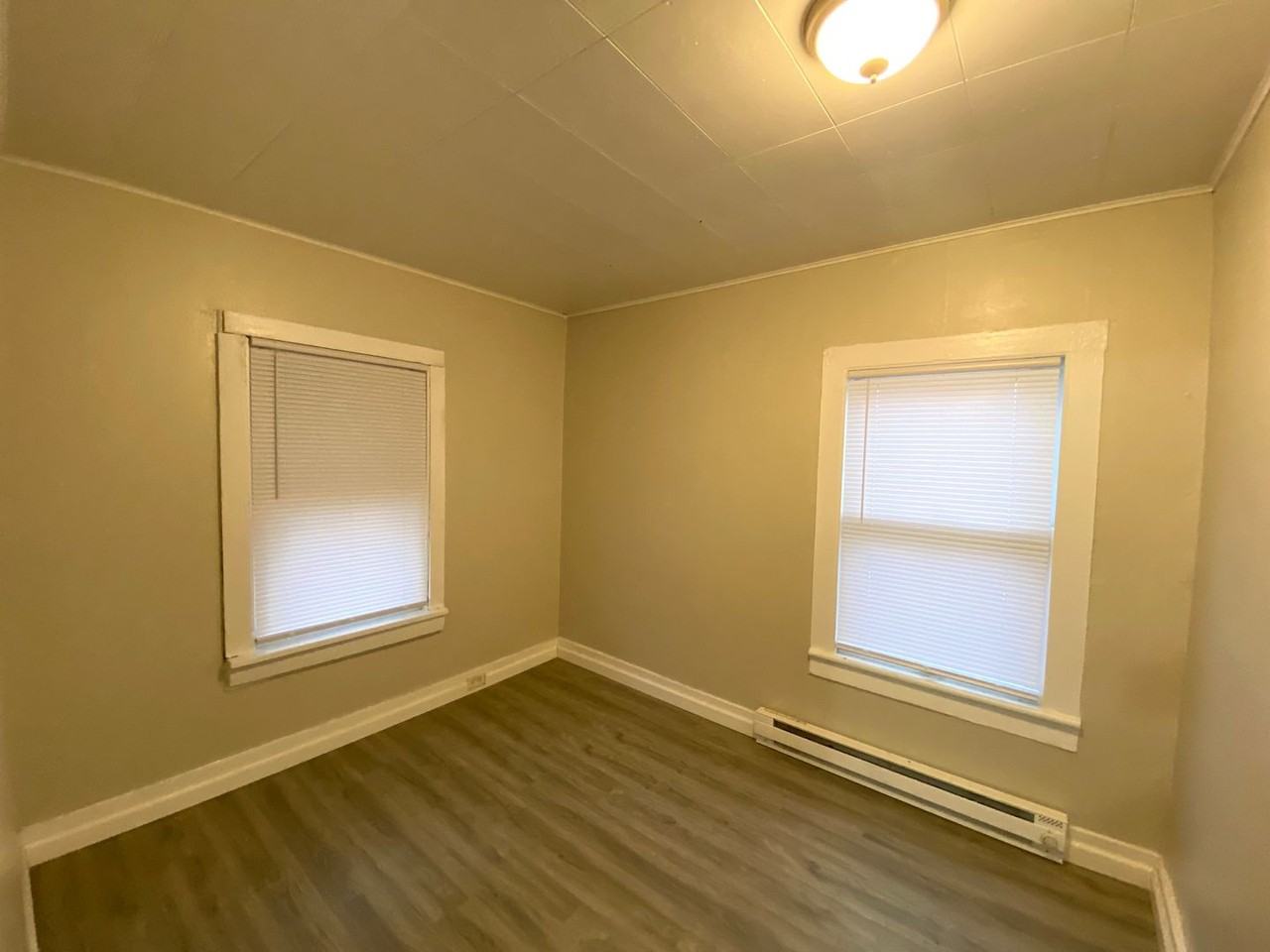 321 Caroline St - Photo 4 of 6