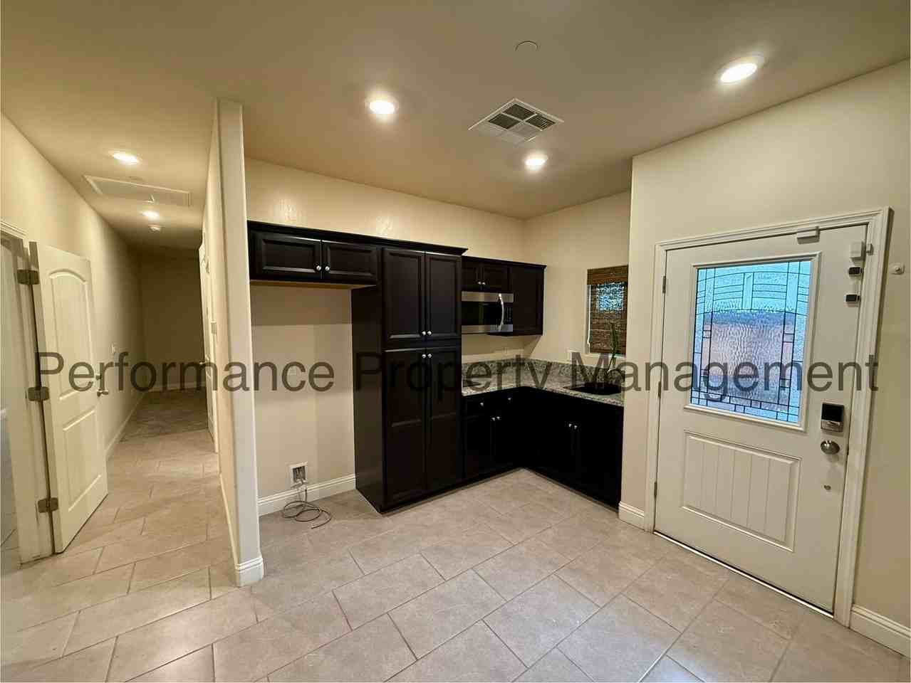 3815 Lynwood Way - Photo 4 of 27