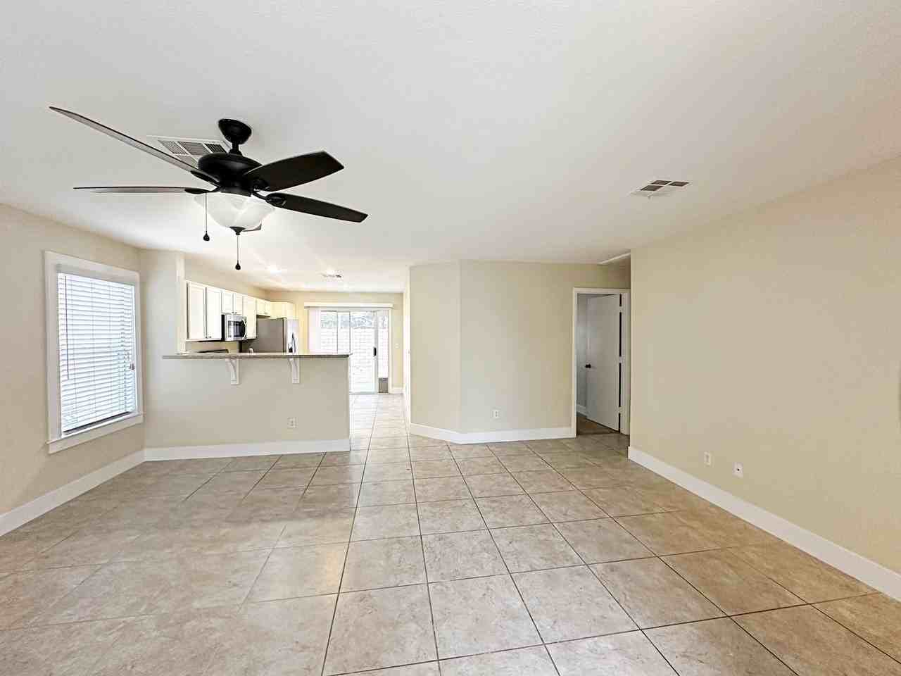 725 Hitchen Post Drive - Photo 6 of 33