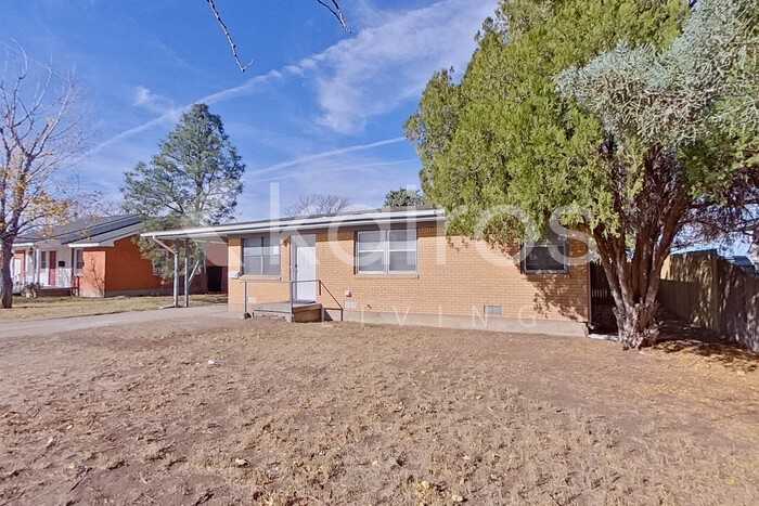 4202 Andrews Ave - Photo 2 of 22