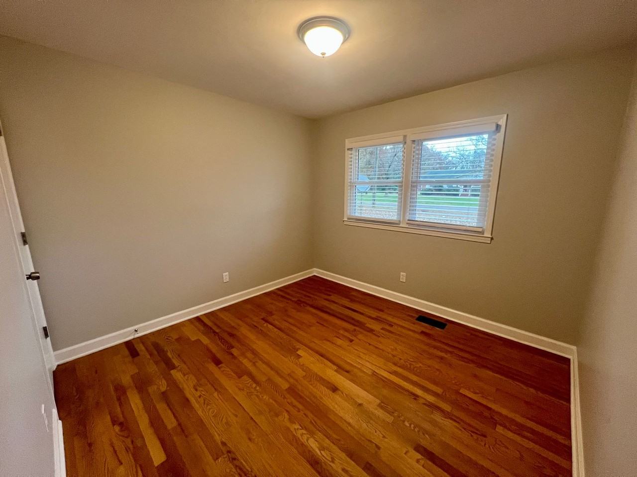 30 Orchard St - Photo 5 of 14