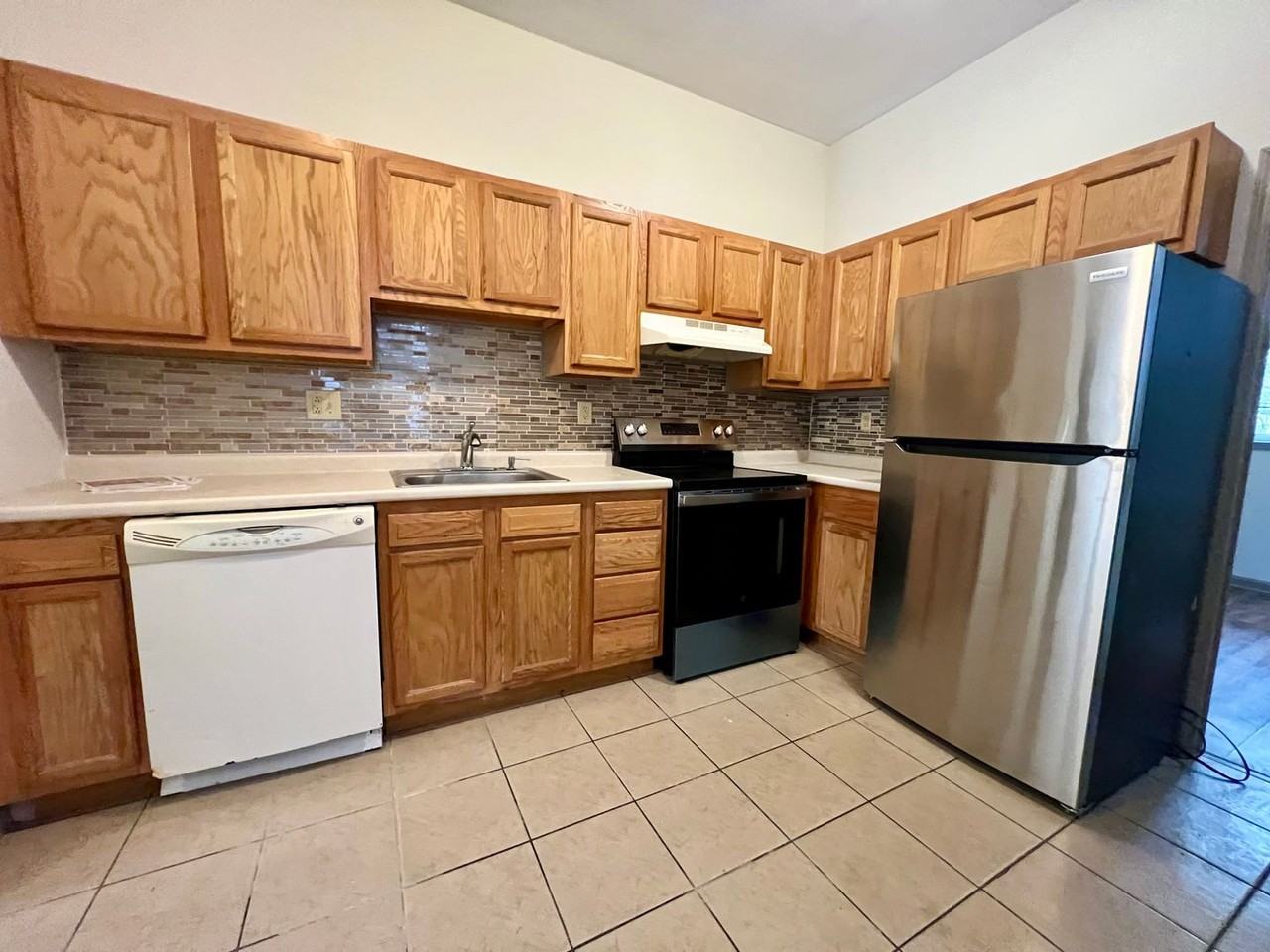 1631 Edgley St - Photo 7 of 29