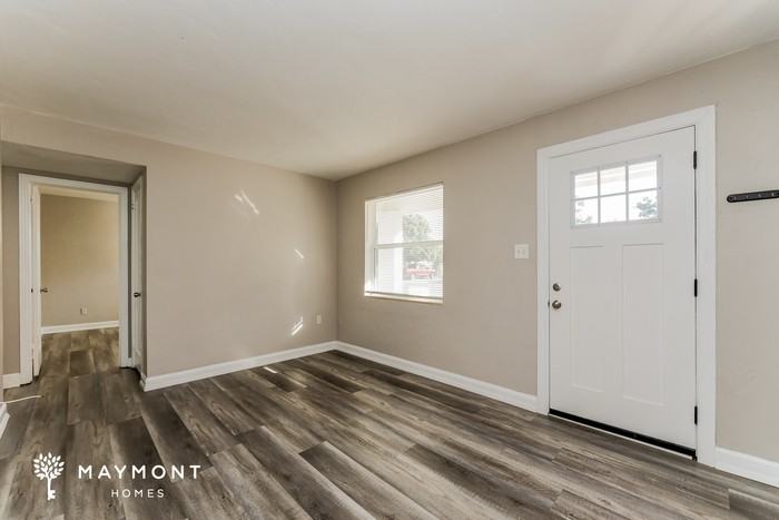 2145 25th Avenue North - Photo 4 of 12