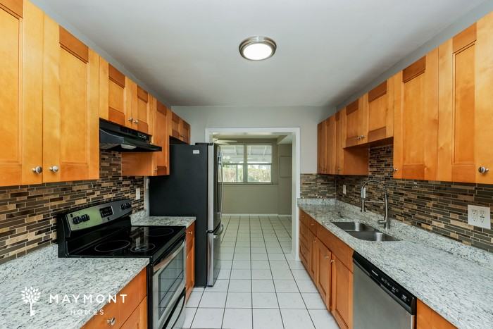 2145 25th Avenue North - Photo 6 of 12