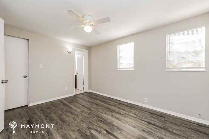 4772 54th Ave N - Photo 7 of 12