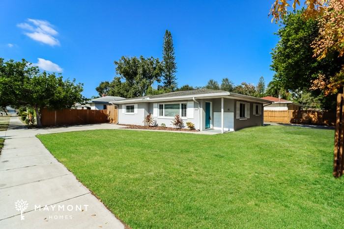 1976 Drew Plz - Photo 4 of 12