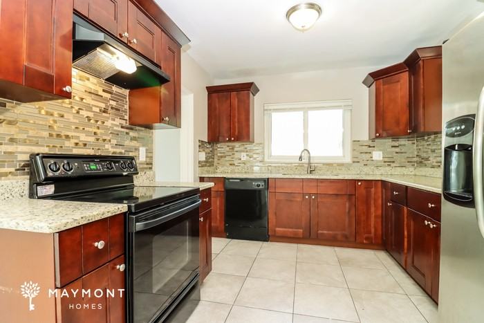 1976 Drew Plz - Photo 6 of 12