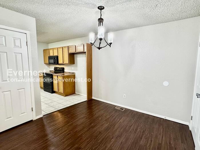 8213 E 65th St - Photo 4 of 26