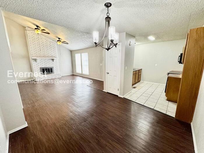 8213 E 65th St - Photo 5 of 26