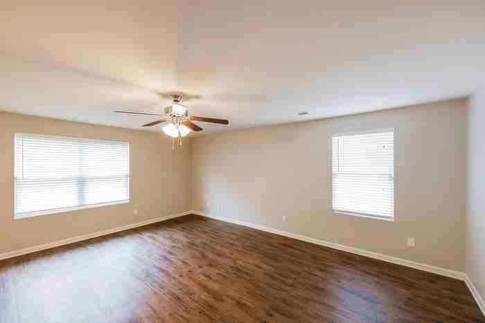 229 Addison Dr - Photo 4 of 13