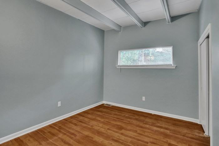 5365 Jamaica Dr - Photo 2 of 11