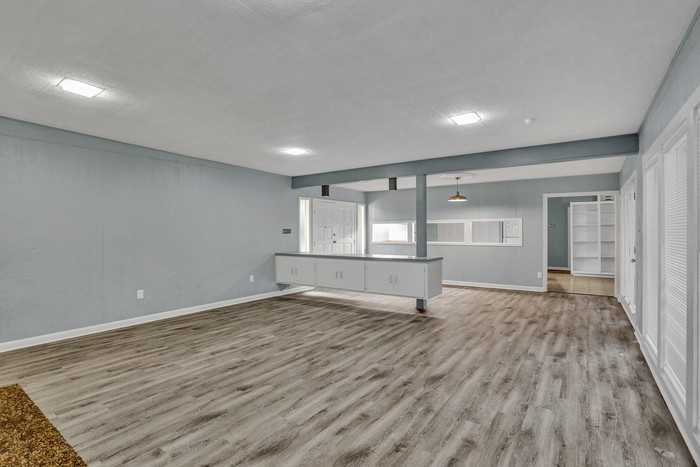 5365 Jamaica Dr - Photo 6 of 11