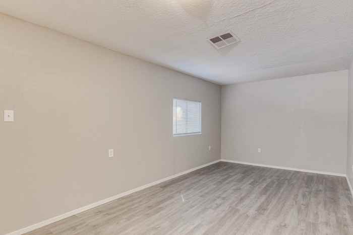 1835 N 67th Ave - Photo 6 of 20