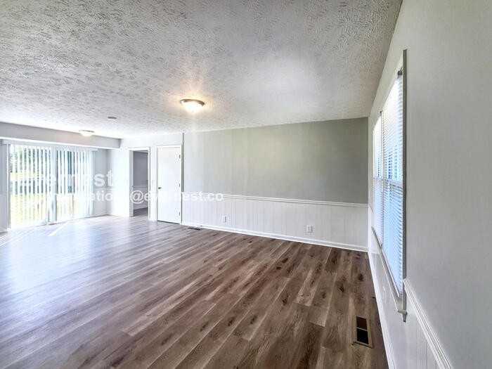 807 Mountain Creek Church Rd - Photo 6 of 24