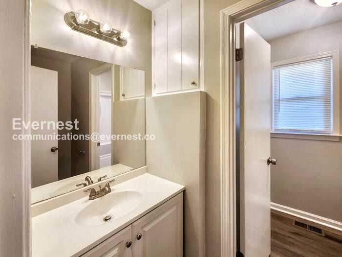 807 Mountain Creek Church Rd - Photo 7 of 24