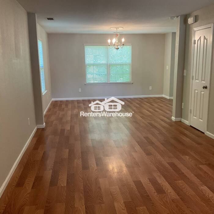 4328 Houldsworth Drive - Photo 4 of 22