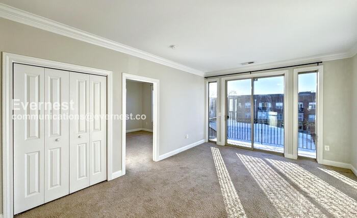 925 Ingleside Ave #311 - Photo 5 of 21