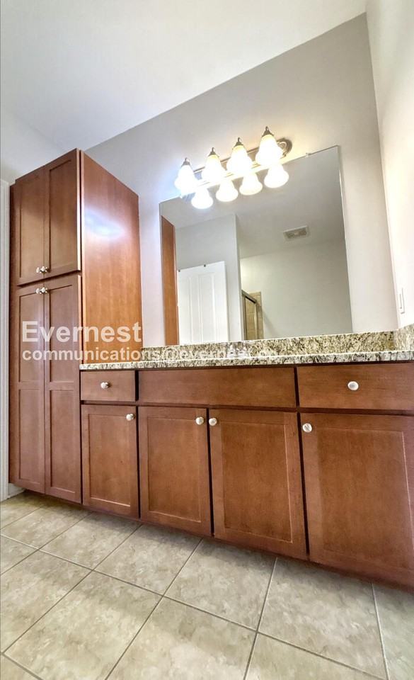 925 Ingleside Ave #311 - Photo 6 of 21