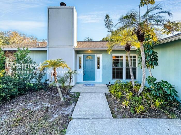 1301 Gulfview Woods Ln - Photo 2 of 26