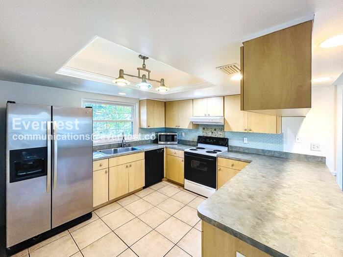 1301 Gulfview Woods Ln - Photo 3 of 26