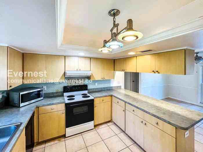 1301 Gulfview Woods Ln - Photo 4 of 26