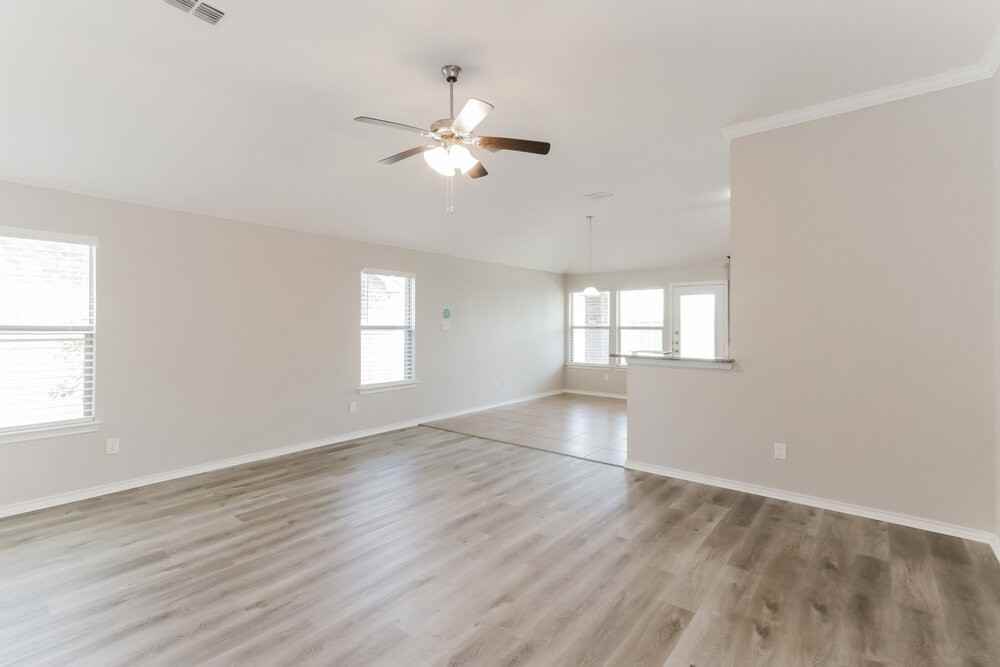 318 Billy Wickliffe Drive - Photo 4 of 16