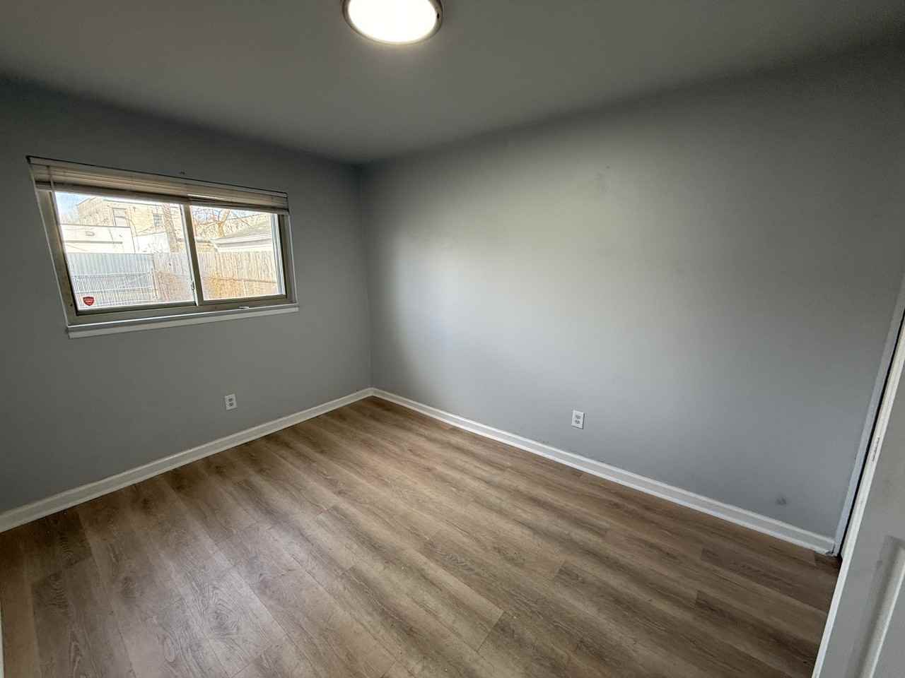 14219 Hobart Ave #NA - Photo 7 of 9