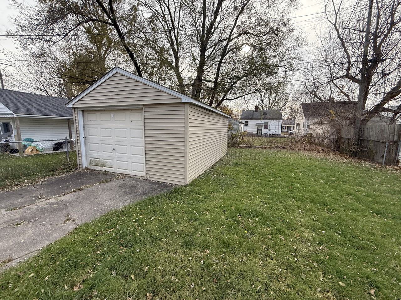 18792 Kenosha St #NA - Photo 2 of 8
