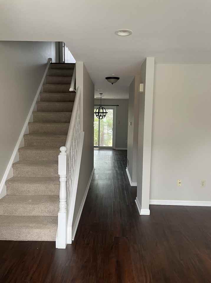 696 Metro Ct - Photo 2 of 12