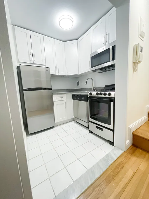 195 East 76th Street #D - Photo 2 of 9