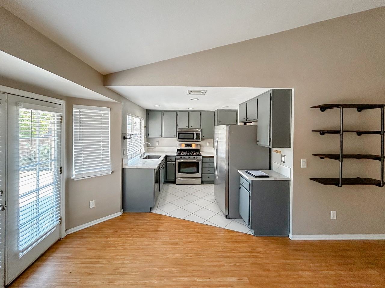 1145 Robinson Ct #NA - Photo 3 of 18
