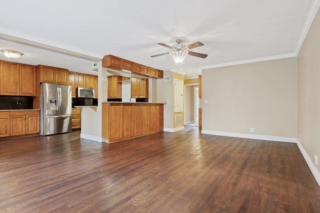 262 Crown Oaks Way - Photo 2 of 7