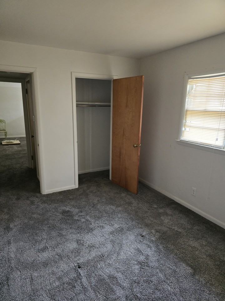 323 Cherokee Lane #NA - Photo 2 of 8