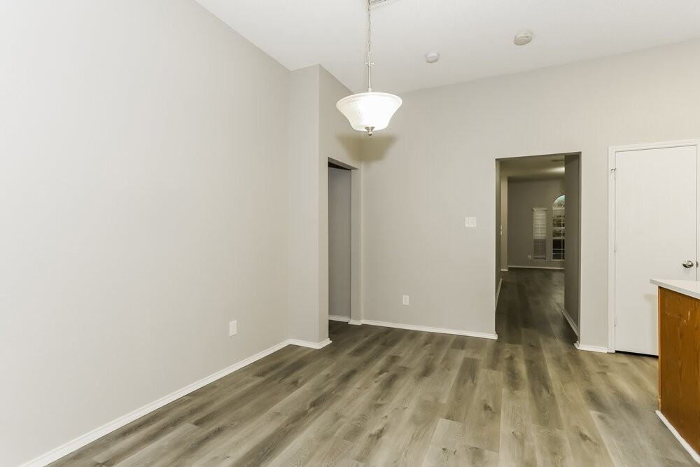 2412 Ensenada Ln - Photo 6 of 16