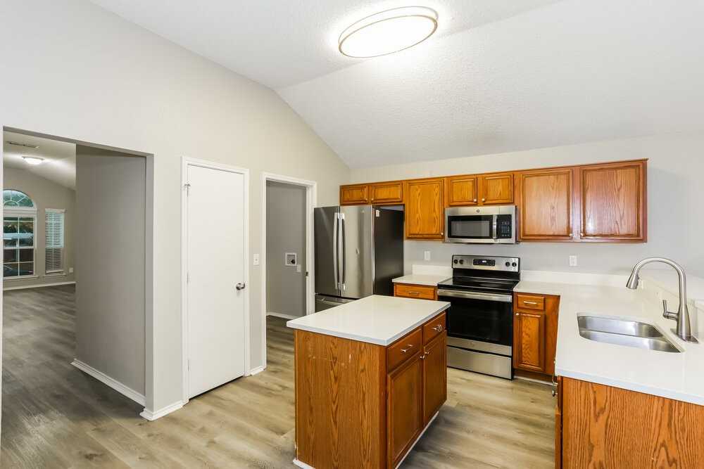 2412 Ensenada Ln - Photo 7 of 16