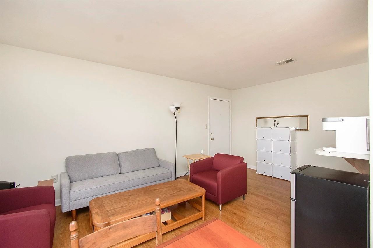 1203 University Terrace #L - Photo 7 of 23