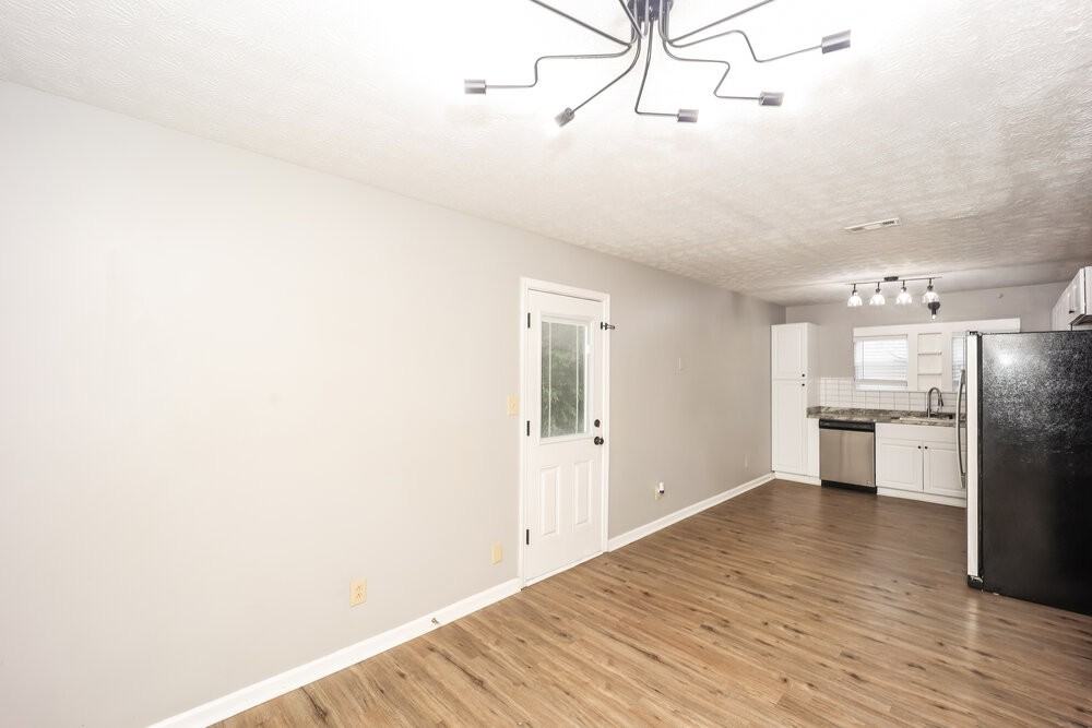 7671 Antebellum Ln - Photo 6 of 17