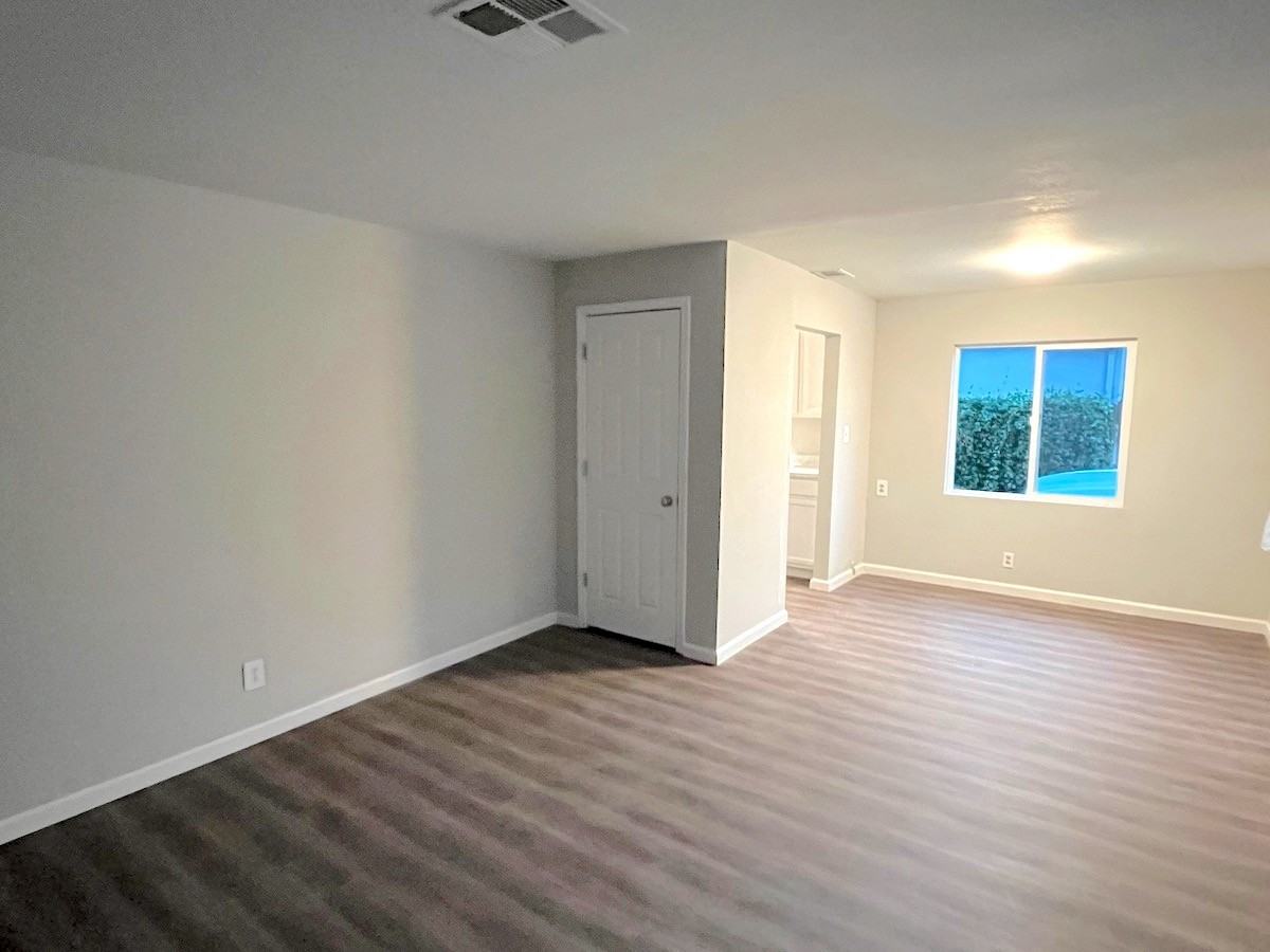 3033 W Sonoma Ave #NA - Photo 2 of 9