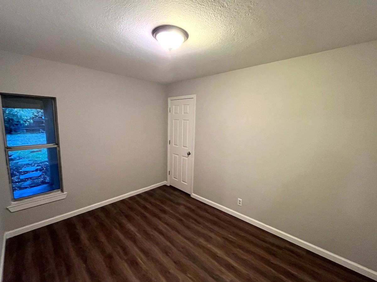 3033 W Sonoma Ave #NA - Photo 6 of 9