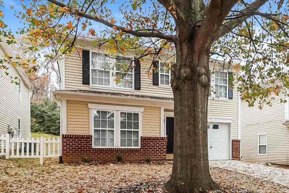 2011 Dunsmore Ln - Photo 4 of 17