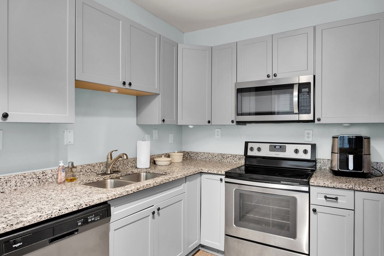 2602 Riverside Dr #NA - Photo 4 of 23
