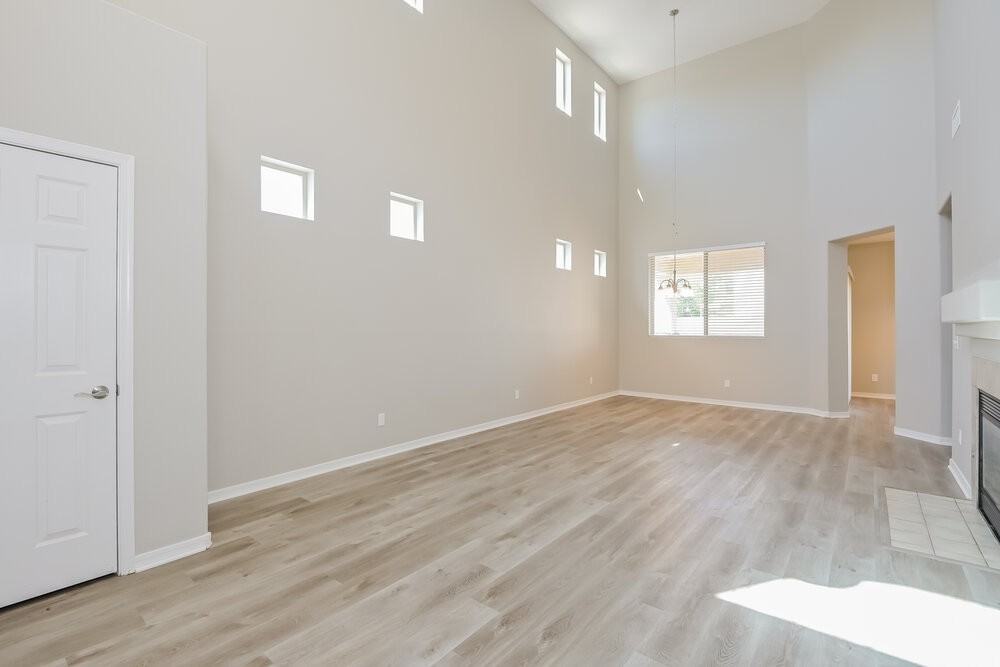 134 W Camino Rancho Palomas - Photo 4 of 17
