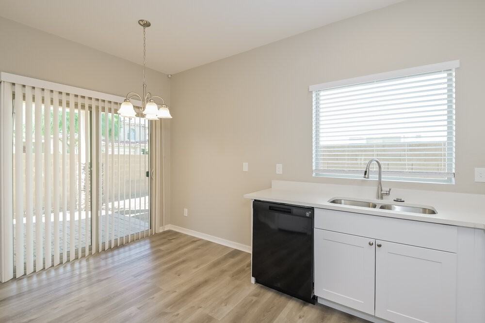 134 W Camino Rancho Palomas - Photo 6 of 17