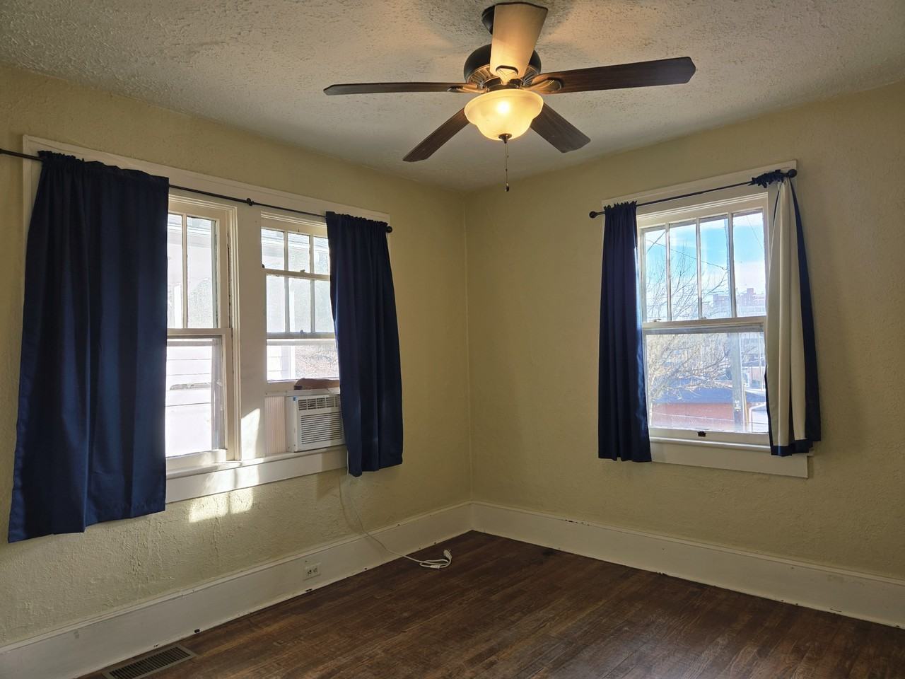 12 E Chestnut St #NA - Photo 5 of 31